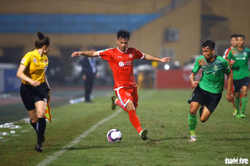 Trọng tài nữ xuất hiện tại Cúp quốc gia 2022