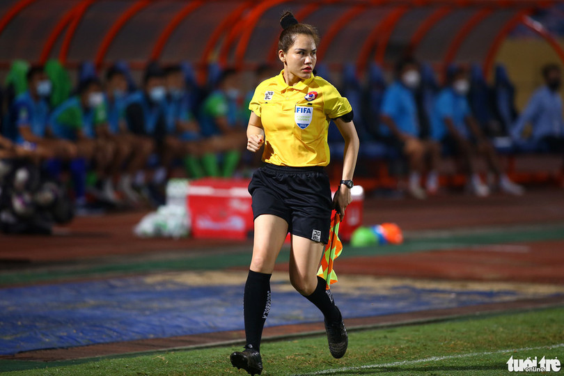 Trọng tài nữ xuất hiện tại Cúp quốc gia 2022