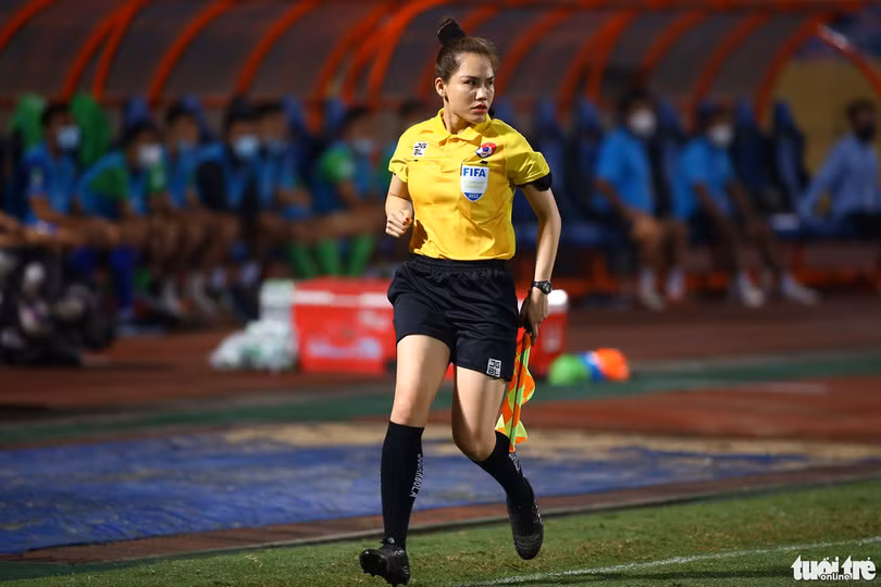 Trọng tài nữ xuất hiện tại Cúp quốc gia 2022