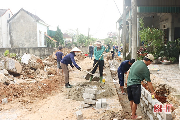 Cẩm Xuyên đồng loạt ra quân “Thứ 7 – ngày nông thôn mới”