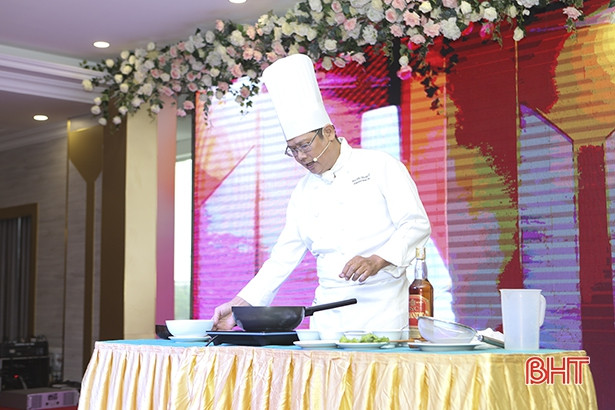 200 cán bộ, hội viên phụ nữ Hà Tĩnh được trang bị kiến thức về an toàn thực phẩm, xây dựng gia đình hạnh phúc