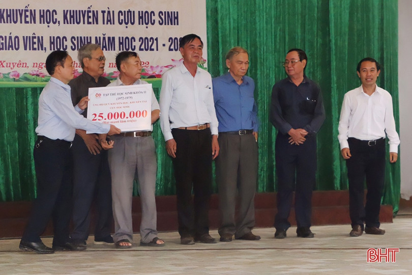 Hơn 500 triệu đồng đóng góp vào Quỹ Khuyến học - khuyến tài Trường THPT Cẩm Xuyên