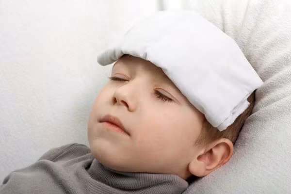 Dùng thuốc hạ sốt cho trẻ dưới 12 tuổi sau tiêm vaccine COIVD-19