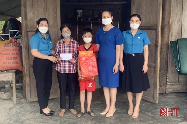 Công đoàn Hà Tĩnh hướng về người lao động trong “Tháng công nhân 2022”