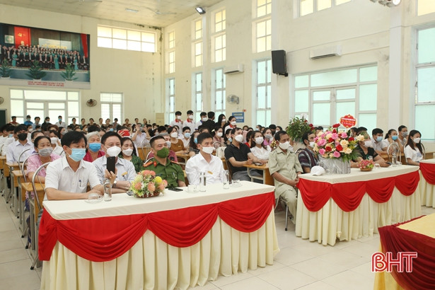 Vui đón Tết Bunpimay tại Trường Cao đẳng Y tế Hà Tĩnh