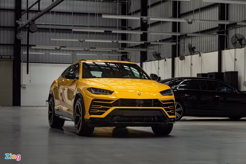 Lamborghini Urus có giá bán chính hãng từ 13,1 tỷ đồng tại Việt Nam