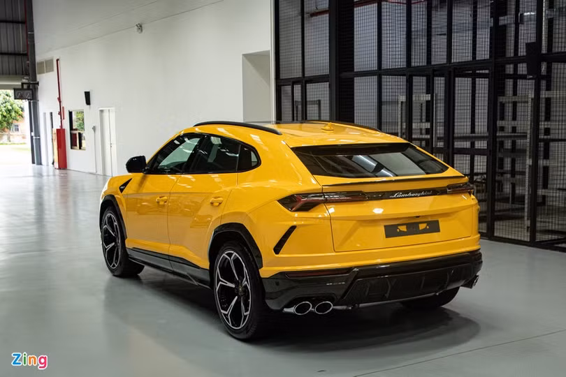 Lamborghini Urus có giá bán chính hãng từ 13,1 tỷ đồng tại Việt Nam