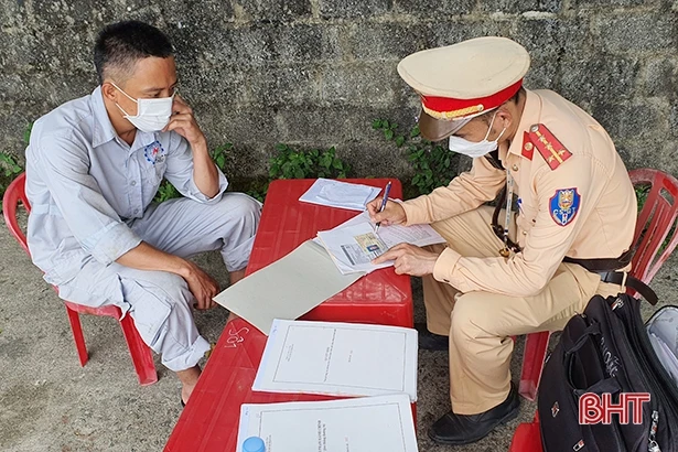 Còn nhiều tài xế chở hàng quá tải trọng trên các tuyến giao thông ở Thạch Hà