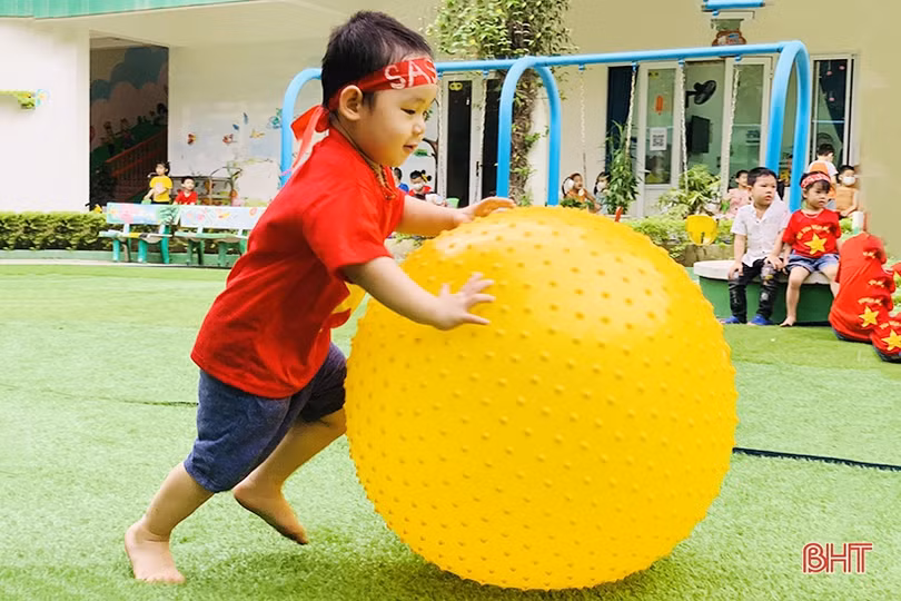 Vui khỏe hội thi Sasuke Trường Mầm non Trí Đức