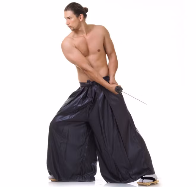 Có thể bạn chưa biết: Ba ngàn năm... mặc quần