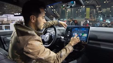 VinFast hợp tác với Amazon tích hợp trợ lý giọng nói Alexa vào xe điện