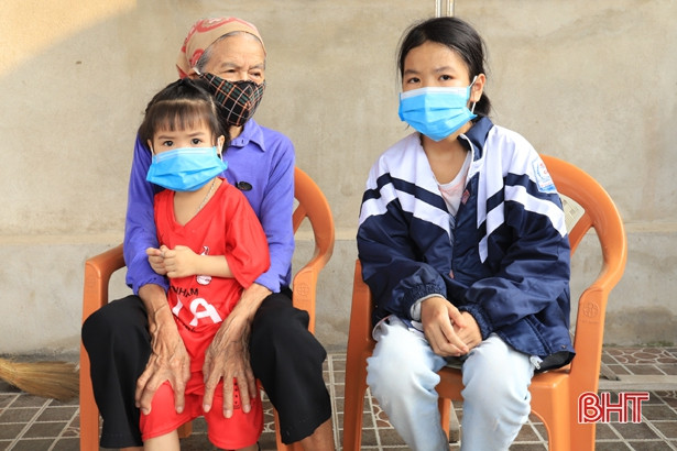 Hơn 55 triệu đồng đến với 2 cháu bé có bố mất, mẹ ung thư giai đoạn cuối