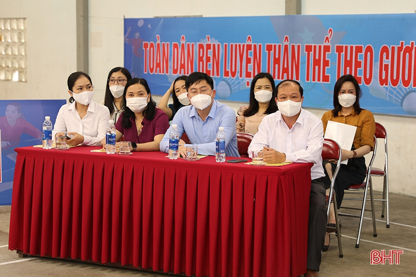 56 vận động viên tham gia tranh tài tại giải cầu lông TX Kỳ Anh năm 2022