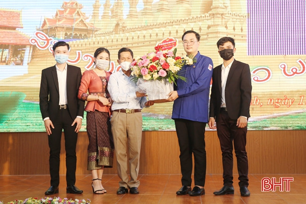 Vui đón Tết Bunpimay tại Trường Cao đẳng Y tế Hà Tĩnh