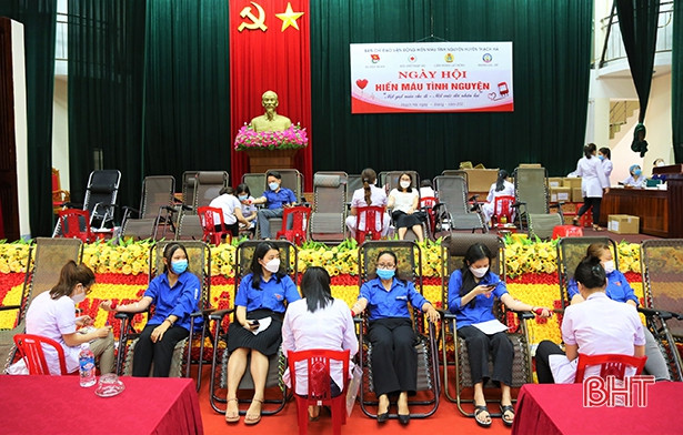 “Giọt máu - kho báu tình người”