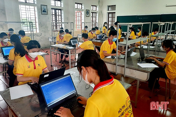 Trao 45 giải tại Hội thi Tin học trẻ cấp huyện Can Lộc