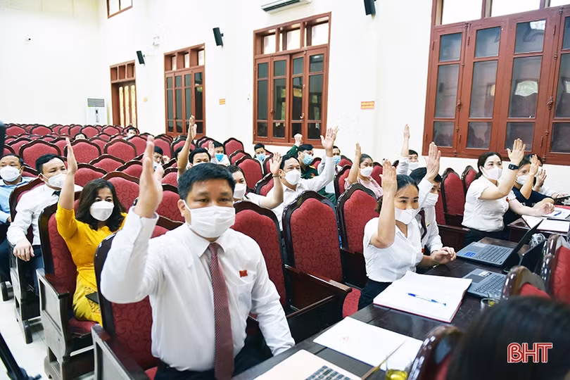 Ông Đặng Tuấn Anh được bầu giữ chức Phó Chủ tịch UBND huyện Hương Khê