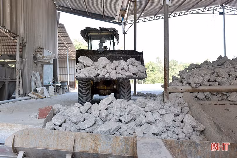 Cận cảnh nhà máy sản xuất thạch cao của doanh nghiệp Hà Tĩnh trên đất bạn Lào