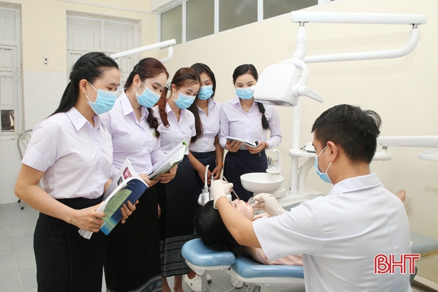 Vui đón Tết Bunpimay tại Trường Cao đẳng Y tế Hà Tĩnh