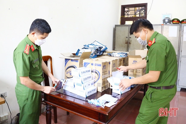 Công an Can Lộc thu giữ nhiều thiết bị y tế hỗ trợ điều trị COVID-19 không rõ nguồn gốc
