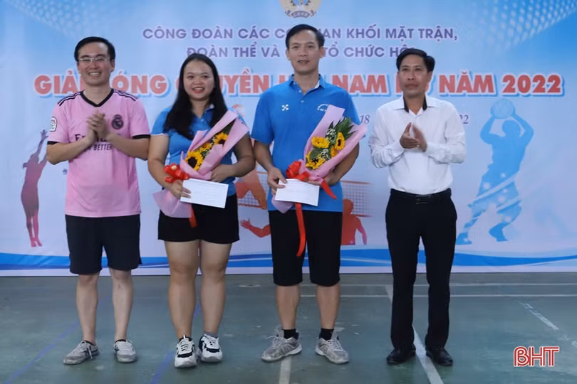 Liên đoàn Lao động tỉnh vô địch giải bóng chuyền hơi khối mặt trận, đoàn thể 