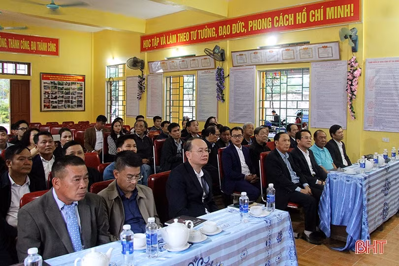 Nghi Xuân khánh thành phòng đọc sách và lớp học ngoại ngữ, vi tính miễn phí