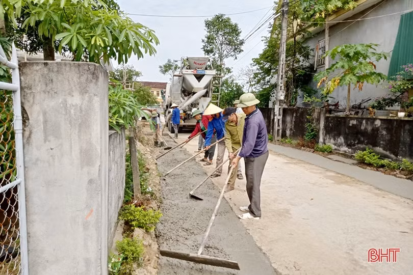 Người dân xã ven biển Hà Tĩnh hiến hơn 400 mét vuông đất mở rộng đường giao thông