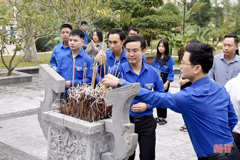 Nhiều hoạt động kỷ niệm 108 năm ngày sinh Anh hùng Lý Tự Trọng
