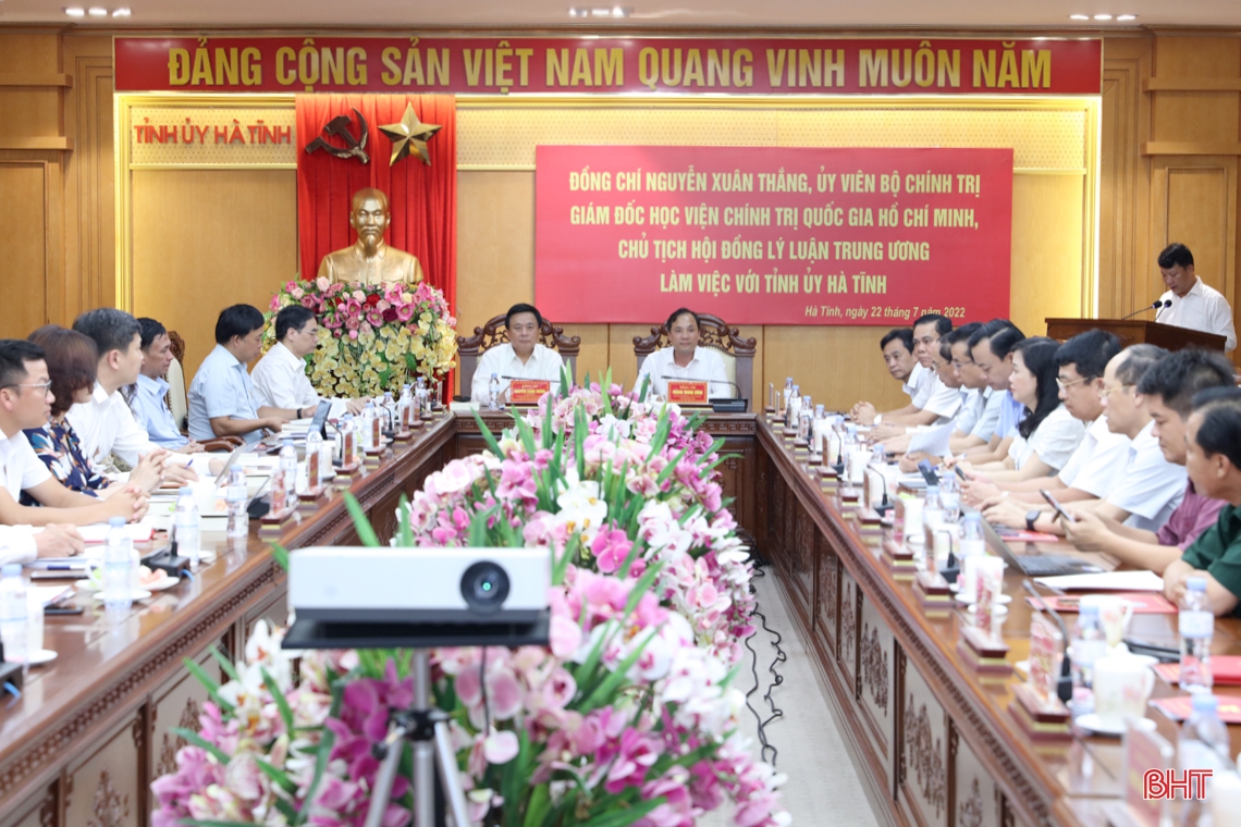 Hà Tĩnh phát triển kinh tế dựa trên nền tảng văn hóa, con người