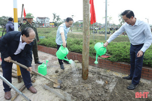 Lãnh đạo Hà Tĩnh phát động Tết trồng cây Xuân Bính Ngọ