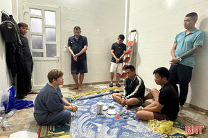 Phá sới bạc xóc đĩa, thu gần 170 triệu đồng, bắt nhiều đối tượng cộm cán