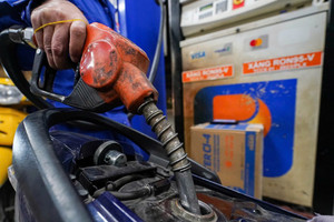 Tiếp tục xả quỹ bình ổn giữ giá xăng dầu