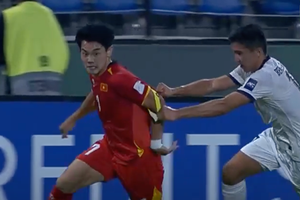 Cộng đồng mạng đòi lại băng đội trưởng cho Đình Bắc