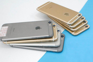 Hải quan thanh lý hàng nghìn chiếc iPhone là tang vật vi phạm hành chính, giá trung bình 800.000 đồng/chiếc