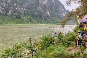 Lật đò đi chúc Tết, 1 người chết, 2 người mất tích