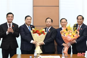 Đoàn ĐBQH tỉnh Hà Tĩnh họp bầu Trưởng đoàn, Phó Trưởng đoàn khóa XVI