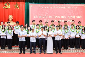 Phường Thành Sen tuyên dương 280 học sinh giỏi các cấp