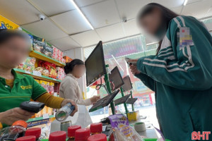 Học sinh sử dụng rượu bia, mối nguy từ sự thờ ơ của người lớn