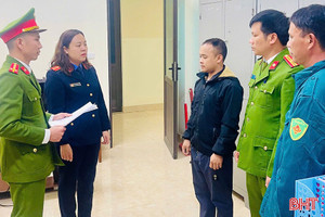 Mượn xe hàng xóm rồi mang đi cầm cố