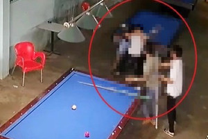 Đâm tử vong khách chơi bi-a, chủ quán lĩnh 17 năm tù