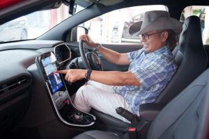 Người dùng Indonesia nói về 'trải nghiệm đẳng cấp' với xe điện VinFast