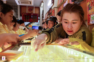 Giá vàng mới nhất chạm ngưỡng 165 triệu đồng/lượng