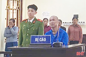 Đánh hàng xóm tử vong, bị phạt 8 năm tù