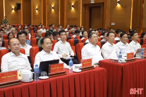 Phó Thủ tướng Thường trực Chính phủ Phạm Gia Túc dự hội nghị tiếp xúc cử tri ở Hà Tĩnh