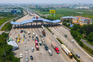 Không chuyển đổi sang tài khoản giao thông, hơn 4 triệu ô tô không được qua trạm thu phí