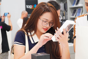 Chen chân mua iPhone 16: Háo hức bao nhiêu thất vọng bấy nhiêu