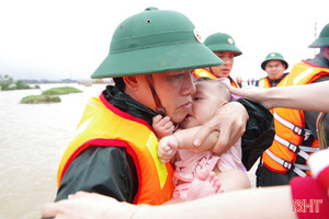 Toàn cảnh ứng phó diễn biến phức tạp của mưa lũ ở Hà Tĩnh