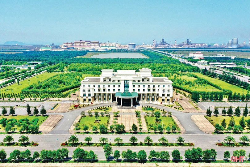 Toàn cảnh khu nhà hành chính của FHS. b7.jpg