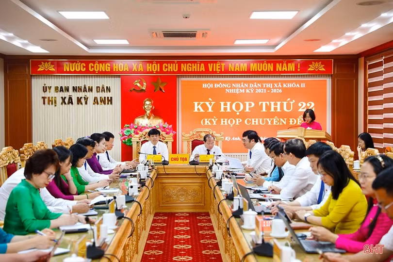 Đại biểu tham dự kỳ họp.