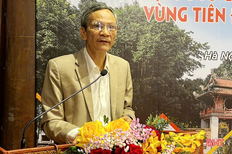 Nhà văn, nhà báo Phan Trung Hiếu trình bày tham luận “Thám hoa Phan Kính và việc phát huy truyền thống hiếu học ở dòng họ Phan Vĩnh Gia ( Can Lộc)". bqbht_br_z5988537048789-34c8d8450d3d0a3cee19cc59bb18201e.jpg
